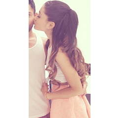 Ilysm bby @arianagrande, other acc = hacked.ariana noticed me. ariana noticed me. omfg.♡