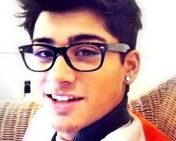 Solo puedo decir que soy chaka ,DIRECTIONER y medio BELIEBER y amm amoo a mis BFF' mis hermanittas..Breenda,Itzel,Ilian,Sofia,Andy Quiroz y Melissa !
