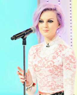I'am The Real Perrie Edward My Twitter Is Auto Follow Back Let's Go Follow Me ;)