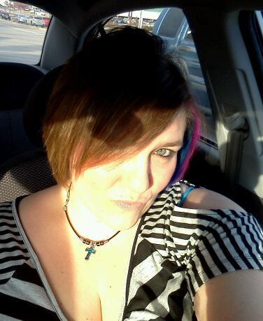 Theresastarzee's profile picture. 