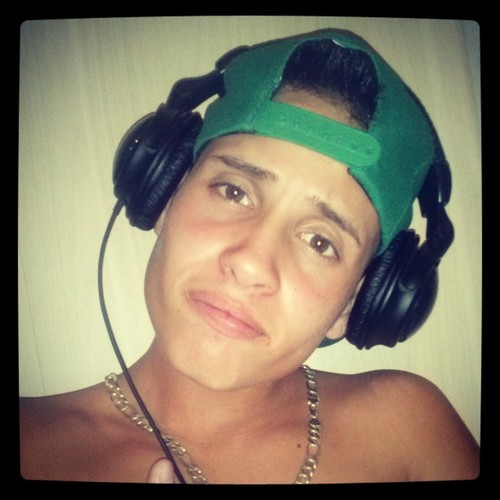 Ola meu nome é Pedro David tenho 14 anos meu signo é Leao meu celular (13)9705-6713 Orkut- dede_@msn.com Cidade Itanhaem SP SOLTEIRO Msn: dede_boy@msn.com