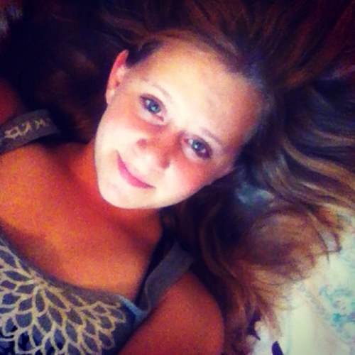Singleee.. But Crushingg. 12 Instagram~ _countrybabee