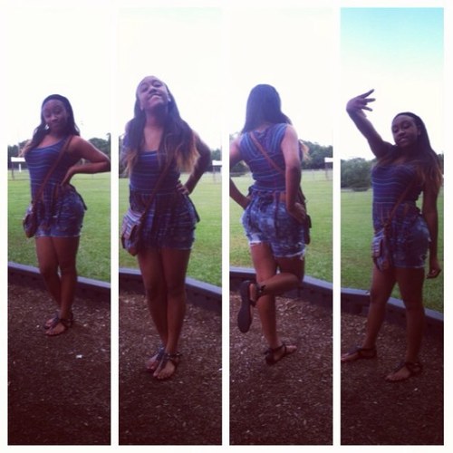 Naiya Danee' Dartez. Bee tht namee!!! I slapp any bitxchh thtxss inn mii way. Dnt hv aa probb wit fiteeinn. Imm mobbin on yu hoes. But umm...yah thoo. Follow