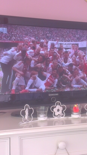 getrouwd met stefanie en vader van nanna lenie,dennis en jordi,timmerbedrijf en ajax fan.