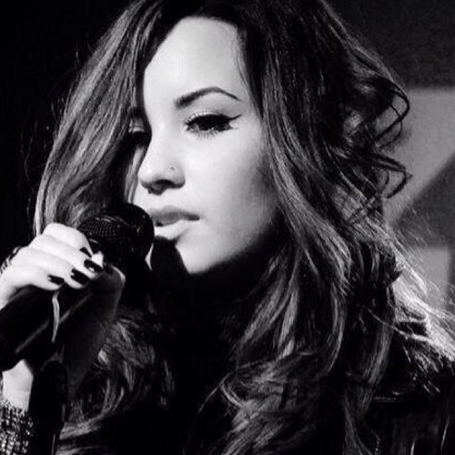 Lovatic for life ❤❤ || following fellow #Lovatics! We love you @ddlovato. First Demi concert: 7/17/13!