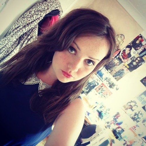 ellie_may_xx's profile picture. heyy! i'm ellie:P i'm 15, a vegetarian, tall and covered in freckles:L