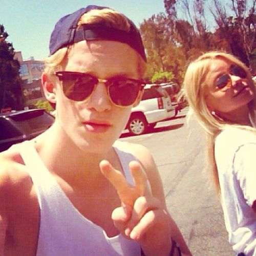 #SurfersParadise @CodySimpson