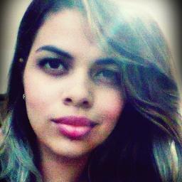 17 anos,taurina,pré-universitária,mega chata ... Quer saber mais?! Me seguee :D