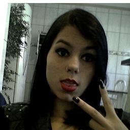Sou ciumenta, boba, insegura, romântica, chorona, mandona, orgulhosa, irônica, sonhadora, exagerada e dramática. Na boca das recalcadas eu viro celebridade ♪♪'