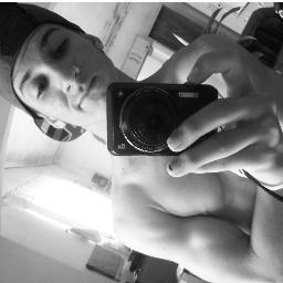 Pra que levar a vida a sério se eu nasci de uma gozada,brinks  instagram @nettodomeuvo