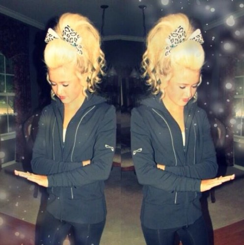 Allstar Cheer is my obsession. What's yours? kik: cheerobsession230                  In your gym