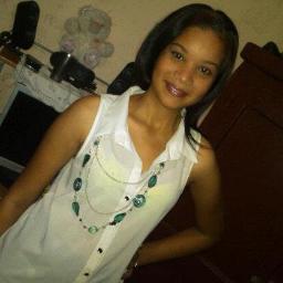 NOMRE: ESther BFF: Frekiitah Mii Mame NOViiO: Mi Amorr Robeert !!!! TRABAJO en mIi casa....liimpiiando..... 100%HUMiiLDE