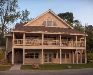 Pewaukee Lake Sports Bar! 14 HDTVs! We serve cold drinks, great homemade pizza & delicious food! We offer Live Music, Trivia & Karaoke!