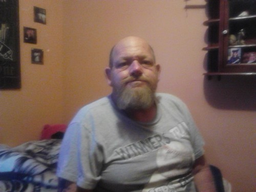 i love eating pussy im a nudist i love camping swimming fishing and anything to do with the mountains