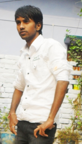 i love to live alone. i njoy d moment of solitude