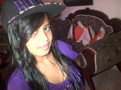 Soy una muchacha muy amistosa ^_^y muy sinpatica ♥. Y me gusta la musica ♬