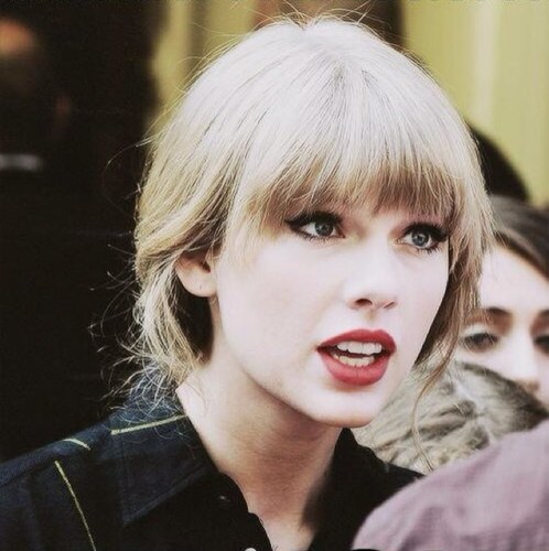 Free follow from @tswiftcandle