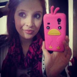 Umα pequenα pessoα, com sonhos de umα grαnde meninα !
Vivendo num mundo surreαl e estressαnte
tentαndo αpenαs ser feliiz ! 8)~