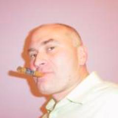 richbuk's profile picture. Internet professional, Cool Dad, Sci-Fi Enthusiast