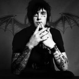 Frases do Avenged Sevenfold entre outras frases, trechos famosos e muito mais. Página Administrada por @SeLigaVitor