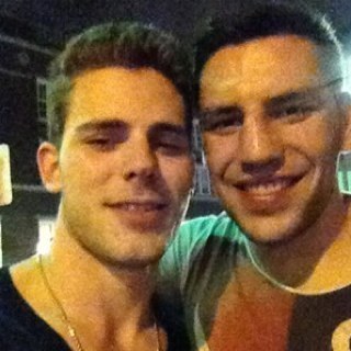 HUGE Bruins fan! follow my instagram: Tseguinproblems! I hate the Canucks..end of story