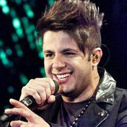um Fc criado p/ simplesmente declarar seu amor a esse cantor maravilhoso @CrisEfeitos . que nos encanta a cada dia mais. seguimos todos de volta