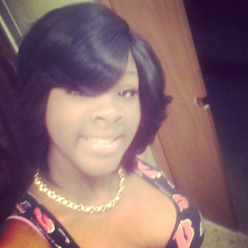 HOE , STFU & Tell Your Nigga Stop Bitting Well How Bou Both Of Y'all STFU & SALUTE Lady Mallory : )