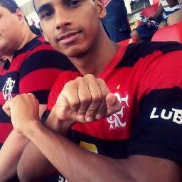 Twitter (NOVO)/ Sou  Cristão, Flamenguista, Curso Administração na Unicarioca e trabalho como Assistente Administrativo.