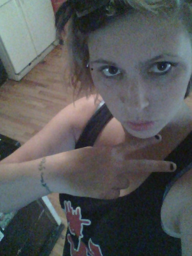hi im bridget im 25 and i give no shits