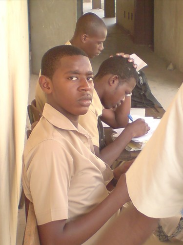 homme grand beau et charmant