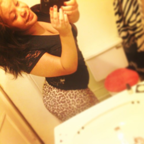 Landy ^_^ 17 . 'BiRacial , 2013 Graduate ! & I Love MARY JANE ! #KushMyFace #FuckYouPayMe ! Follow Me Babies ! #TeamFollowBack #Taken ! By Osean ; 02.26.13 !
