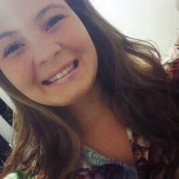 Não sou a garota mais certinha &&' nem a totalmente descontrolada. Não busco ser perfeita , mas sim ser eu mesma.