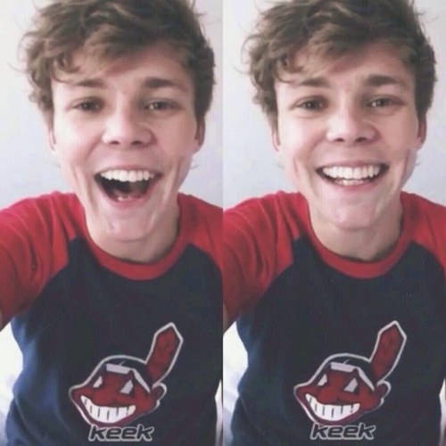 If you ever feel like no one loves you, just remember Ashton does. He also thinks you are gorgeous.