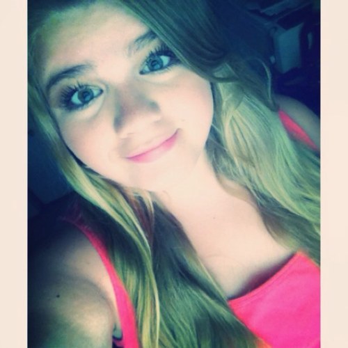 Hey! I'm Emma(: I love cats, singing, and One Direction✌