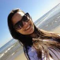 Estudiante de contaduría en la UNR - Rosarina - Hincha de Newell´s.
