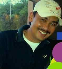 Lahir 41 tahun yg lalu, berkumis simple and always smile :)