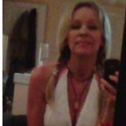 Single~Passionate Personal Trainer Specialist-Lover of Music/Dance/Film Earth~Mother of 2 wonderful adult sons-Love all that Life has to offer~aka Sunshine:)