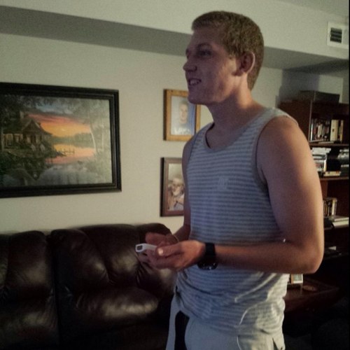 devingrayy's profile picture. Loading...