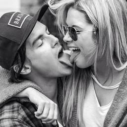 Love, admiration and support. ♥ @ashbenzo @tylerjblackburn  (10/07/2013)