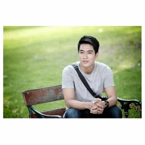 กอล์ฟ อนุวัฒน์ ชูเชิดรัตนา  ผลงาน : วันนี้ที่รอคอย,พรมแดนหัวใจ  #สร้างขึ้นเพื่อติดตามและโปรโมทผลงาน ทางช่อง 7 ทวิต @GAnuwat