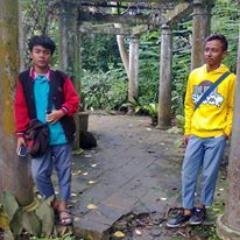 NMomow's profile picture. hehehe..nama gua irfan syah alias ya kl dipanggil (momow)
ASLI PUWEKERTO VS MAGELANG
dan hijrah ke bekasi dan lahir di jakarta :p