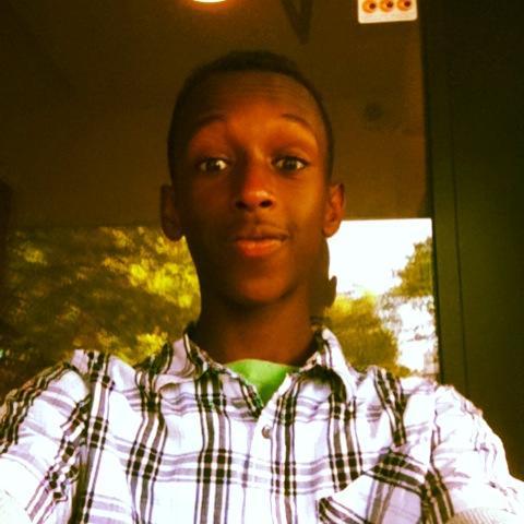 Hey my name is yasir I like twitter and I like to have lots of followers so flow me and ill follow you back my other account got banned so I made a new one