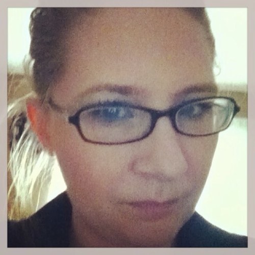 married mommy of 2 beautiful boys and a beautiful daughter:). Family is my world:)