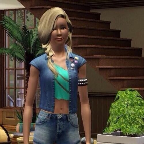 Hey i'm Mindy my other account is @simmindyulfsaar