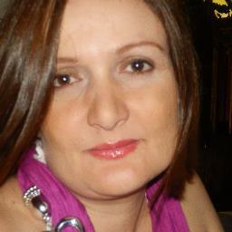 Venezolana, Esposa, Madre, Católica comprometida, Psiquiatra Adjunto del hospital Jesus Mata De Gregorio. Consulta en UCQ Santa Rosa de Lima.