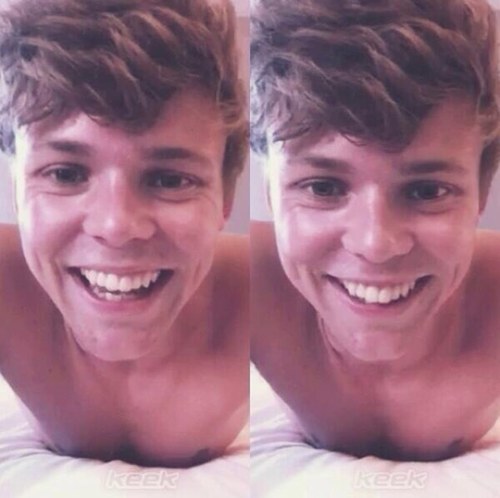 do you like 5sos well join the craicalaic train.