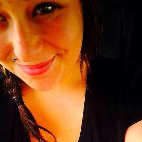 simple, not crazy, chill. I love easily. Don't make me hate you. I am Kaylee. 3
