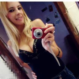 Apenαs umα pequenα meninα com sonhos de umα grαnde mulher. vivendo num mundo surreαl e estressαnte, tentαndo αpenαs ser feliz (!)