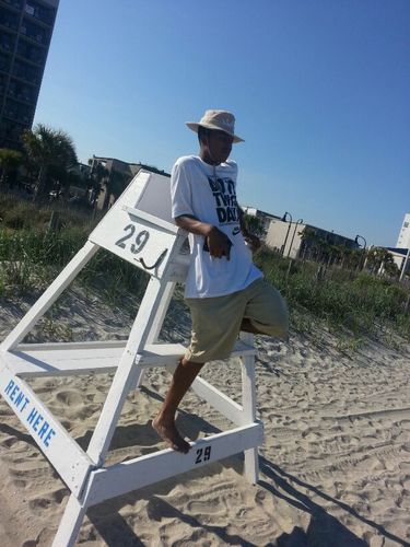 imma cool dude 20 years old, go tah college #RBC , very friendly, dont take shit from nobody,hard worker .. follow me, #TeamFollowBack #TeamGEMINI, 
#TGOD