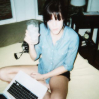 vioIetfake's profile picture. Fuck you very much.